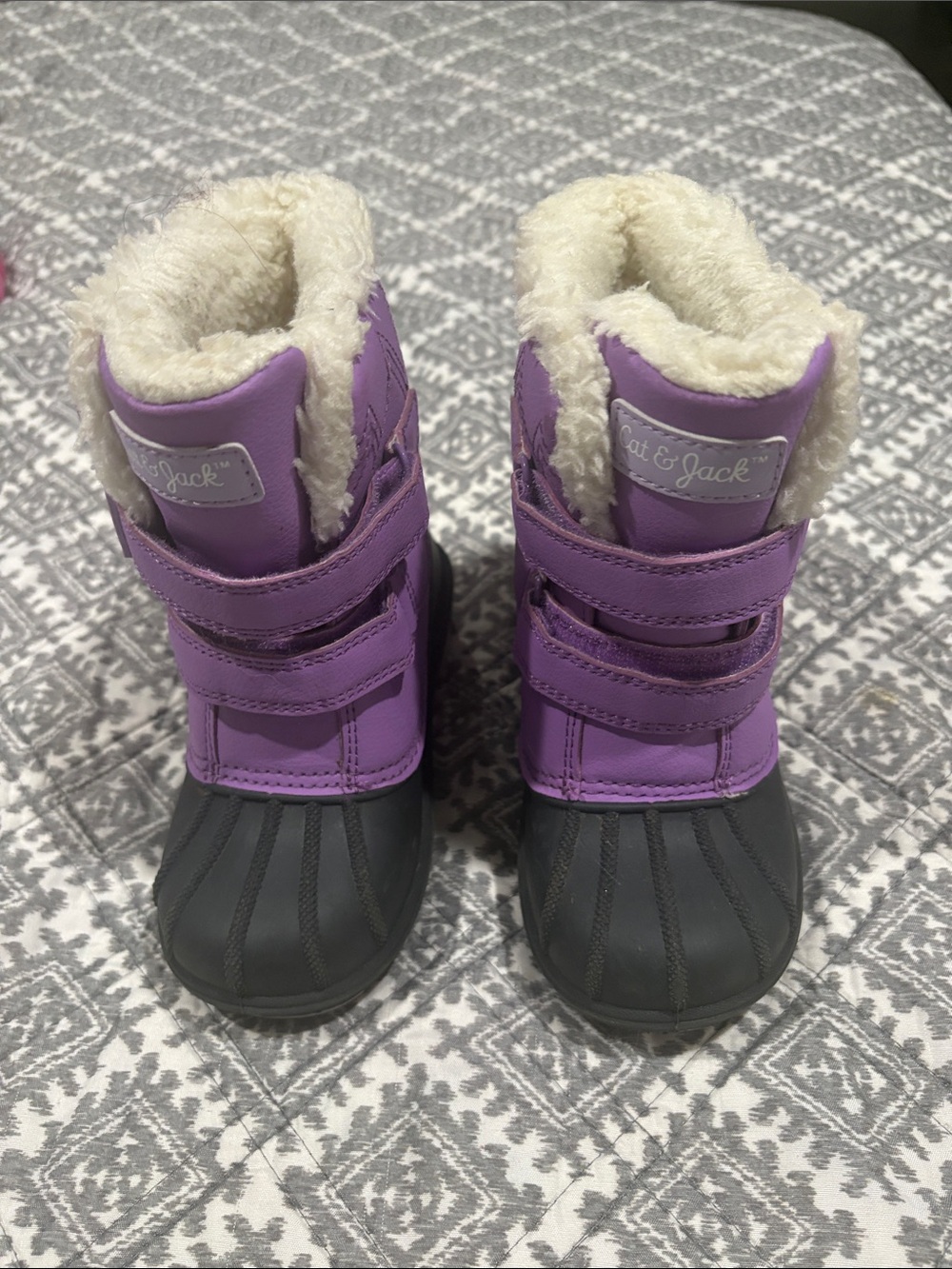 Cat & Jack Lavender Girls Winter Boots with Gray Soles